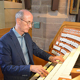 Roland Maria Stangier an der Orgel in St. Lorenz, Nürnberg | Foto: Hans Batz