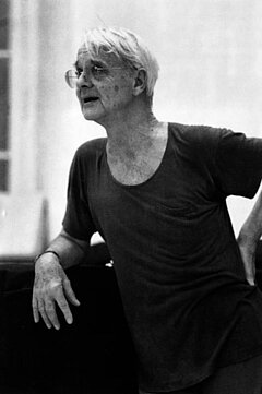 Jahr 1969: „Wir unterrichten Tanz, der motiviert, aufrichtig und undekoriert ist“ Hans Züllig im Interview 1990